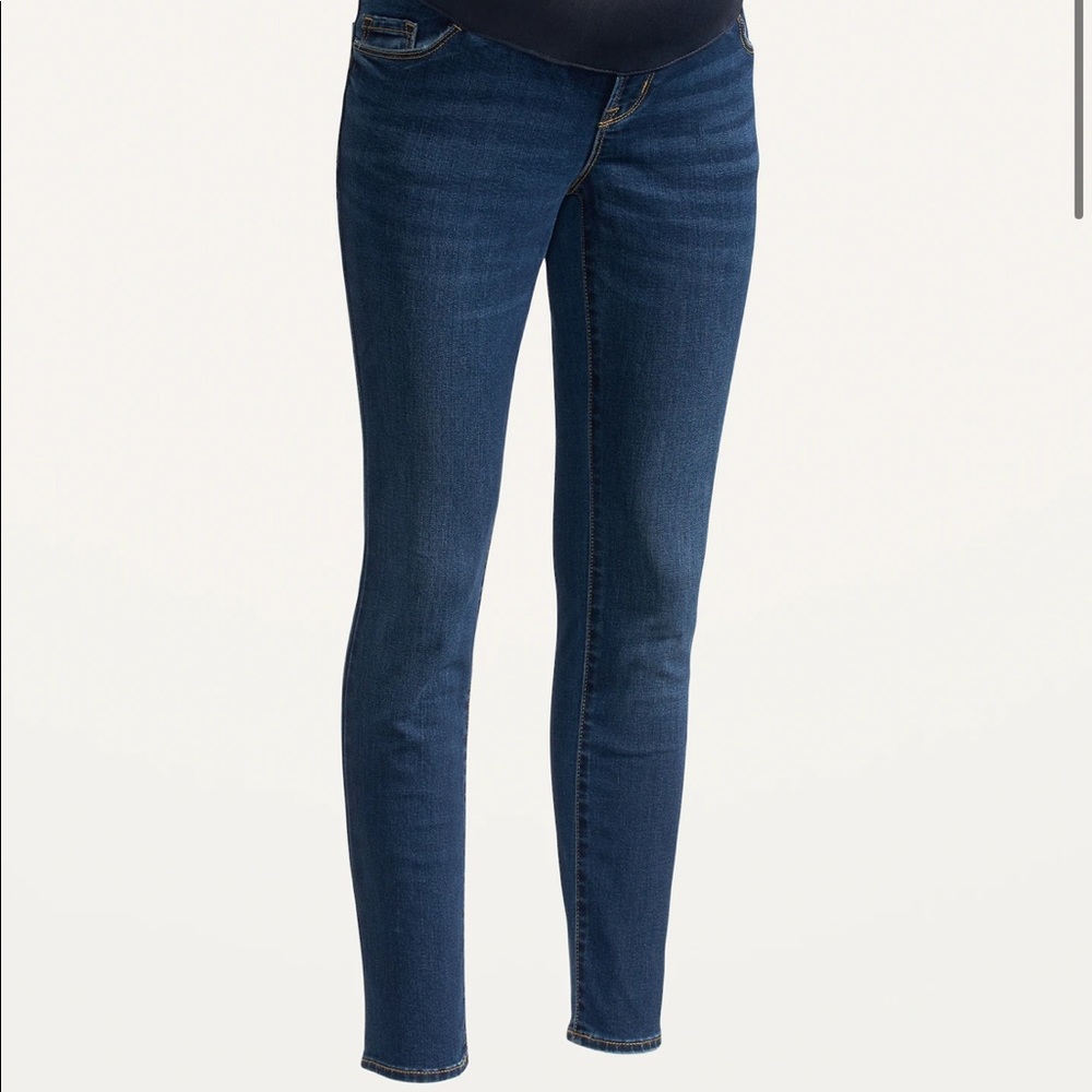 Old Navy maternity full-panel medium wash jeans